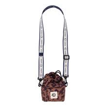 Load image into Gallery viewer, Wynken Pouch Bag - Brun Animal Print